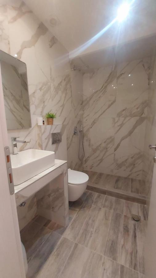 Tsimiski 31. Luxury Apartments Salonicco Esterno foto